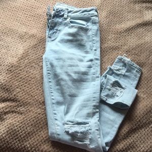 NWOT American Eagle Ripped Jeans